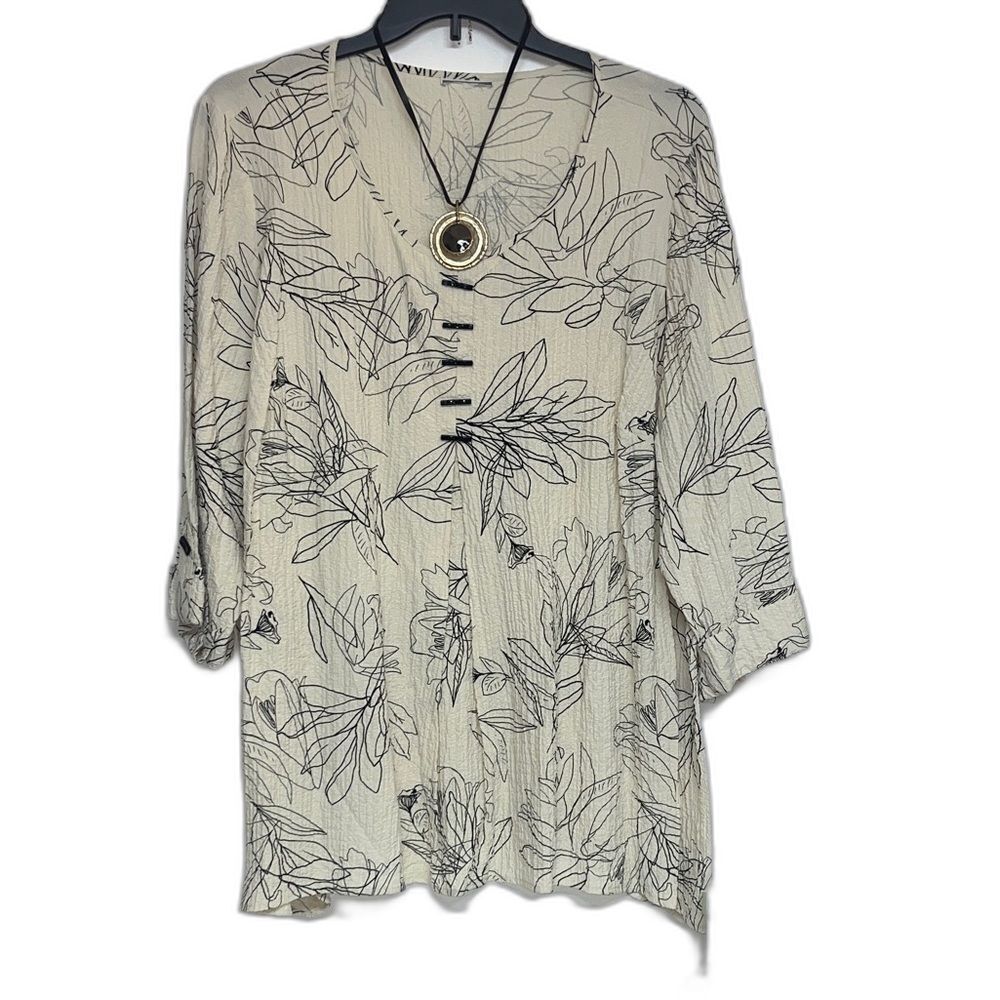 The Limited 3X Cream and Black Leaf Print Blouse & Fashion Necklace Included